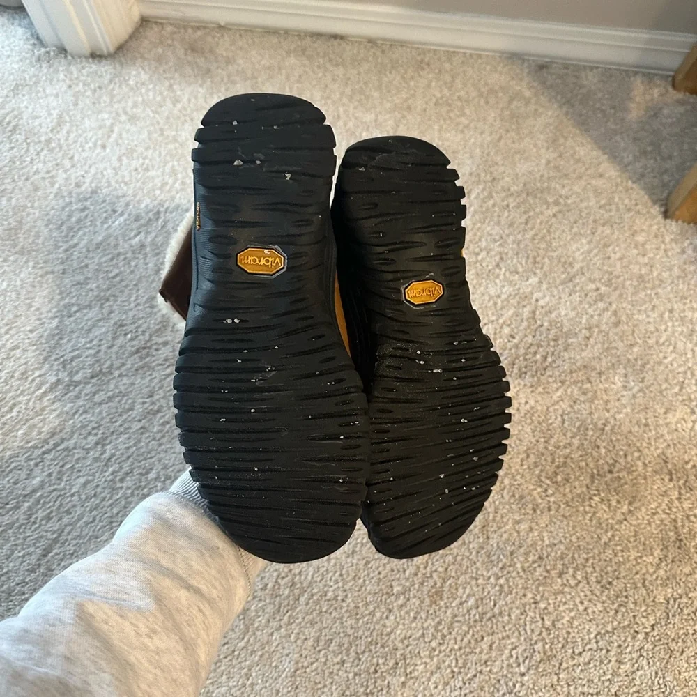 Ugh snow boots - Picture 3 of 4